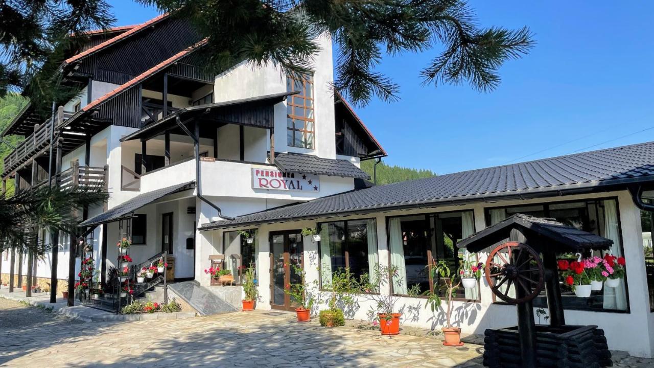 Royal Bucovina Residence Adults Only-Self Check-In Câmpulung Moldovenesc Εξωτερικό φωτογραφία